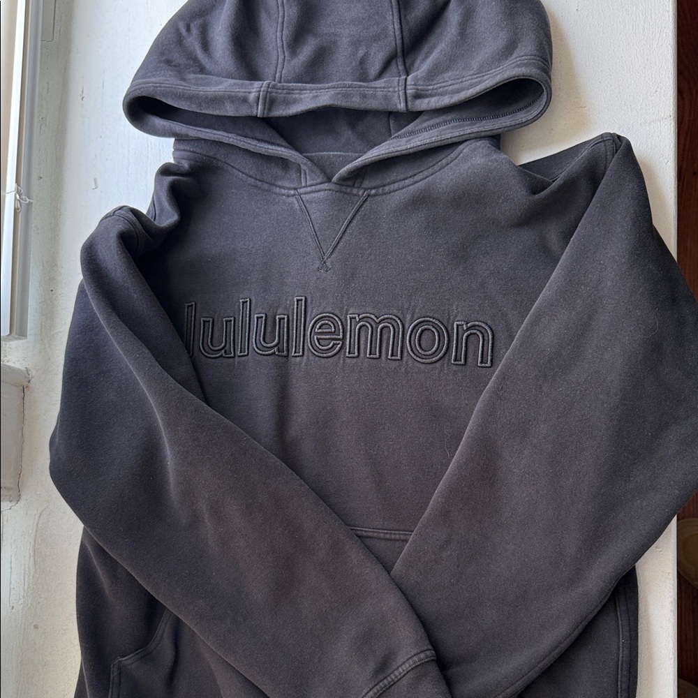 lululemon athletica black sweatshirt